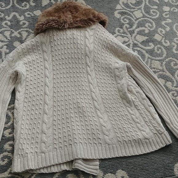 ➡️ ZARA OVERSIZED CABLE KNIT faux fur collared Sweater - Picture 7 of 11